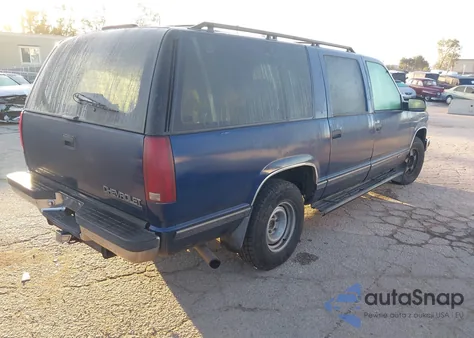 1996 Chevrolet Suburban C1500 z USA, uszkodzony, nr VIN 1GNEC16R5TJ376563